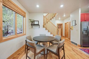 Dining - Vivian Park House near Provo Canyon (Provo)