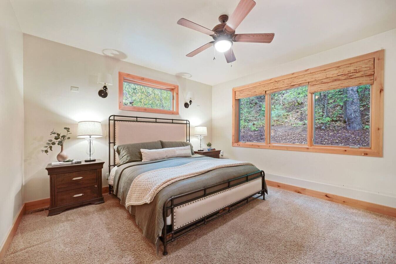 Schreibtisch, WLAN, Bettwäsche