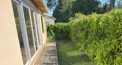 Villa au calme avec piscine proche de la mer
