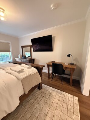 3 bedrooms, iron/ironing board, travel crib, free WiFi