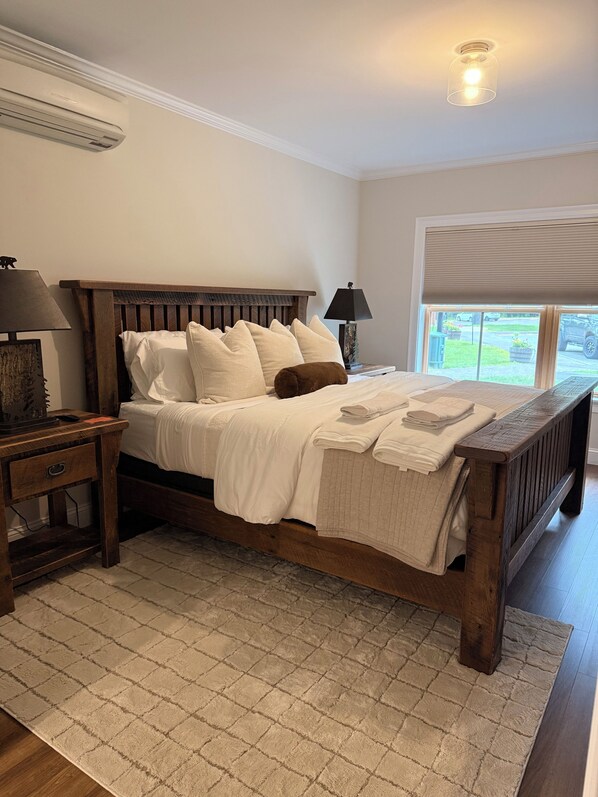 3 bedrooms, iron/ironing board, travel crib, free WiFi