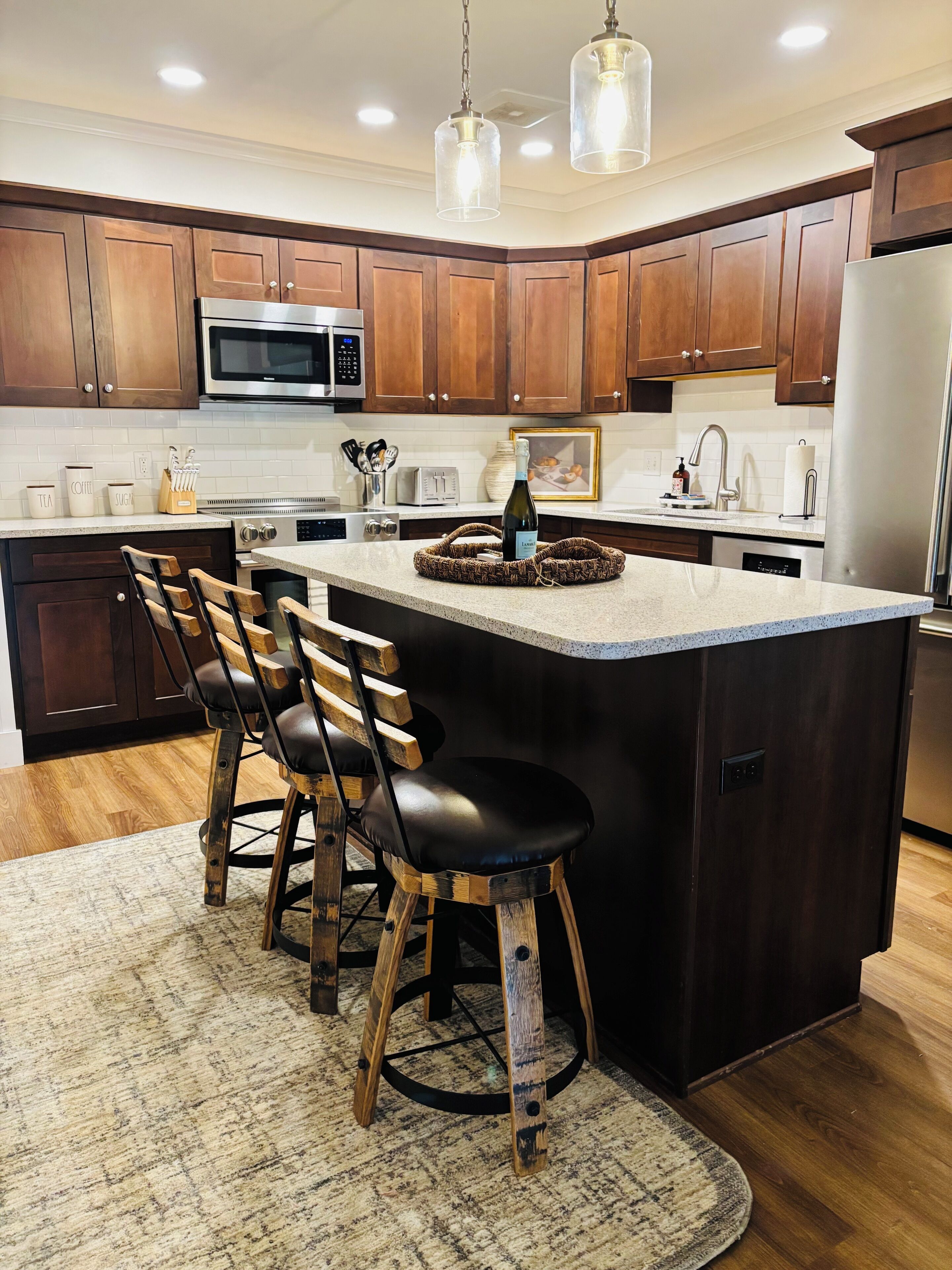 冰箱、微波炉、烤箱、炉灶