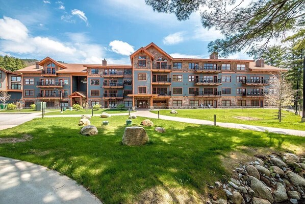 Exterior - 1st Floor SKI-IN SKI-OUT Condo at Cranmore Mountain Resort (Conway)