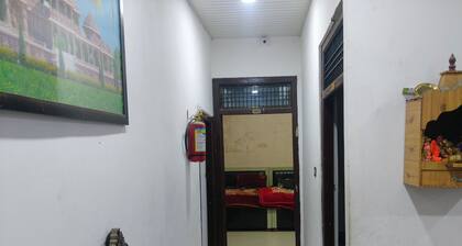 Arora Paying Guest House