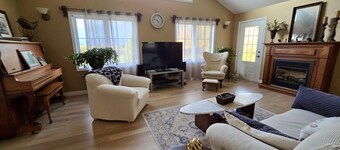 Cozy & Private Countryside home close to the City as well as beaches/attractions