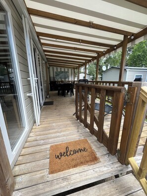 Outdoor dining - Mobil-home Bois dormant 4* in St Jean de Monts (Saint-Jean-de-Monts)