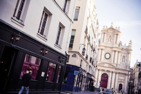 บริเวณภายนอก