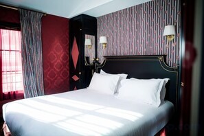 Unclassified image, 2 of 55, button - JOBO hotel - Joséphine Bonaparte (Paris)