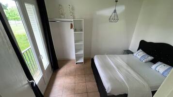 3 quartos, ferros/tĂĄbuas de passar roupa, Wi-Fi de cortesia