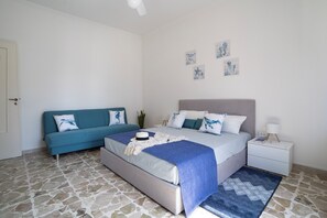 2 chambres, coffres-forts dans les chambres, fer et planche à repasser