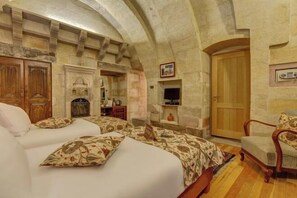 Cribs/infant beds