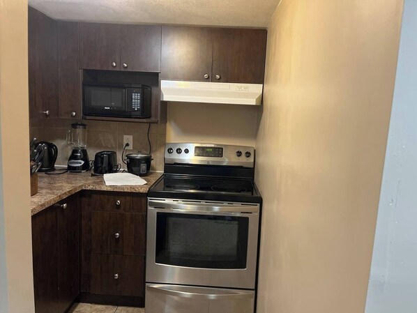 Fridge, microwave, oven, stovetop