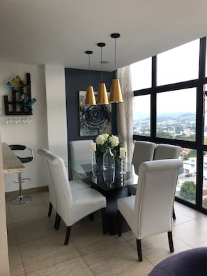 Dining - Best Location San Salvador, Escalón, Torre 91. N6 (San Salvador)