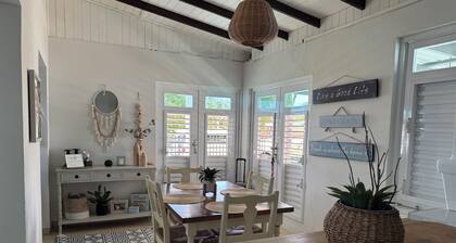 Charming 2-bedroom house in Boquerón with WiFi and AC