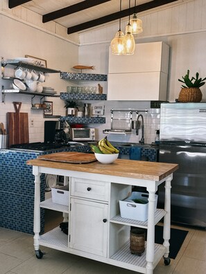 Microwave, stovetop