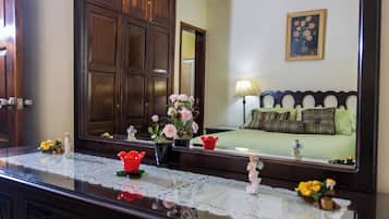 3 chambres, fer et planche à repasser, Wi-Fi, draps fournis