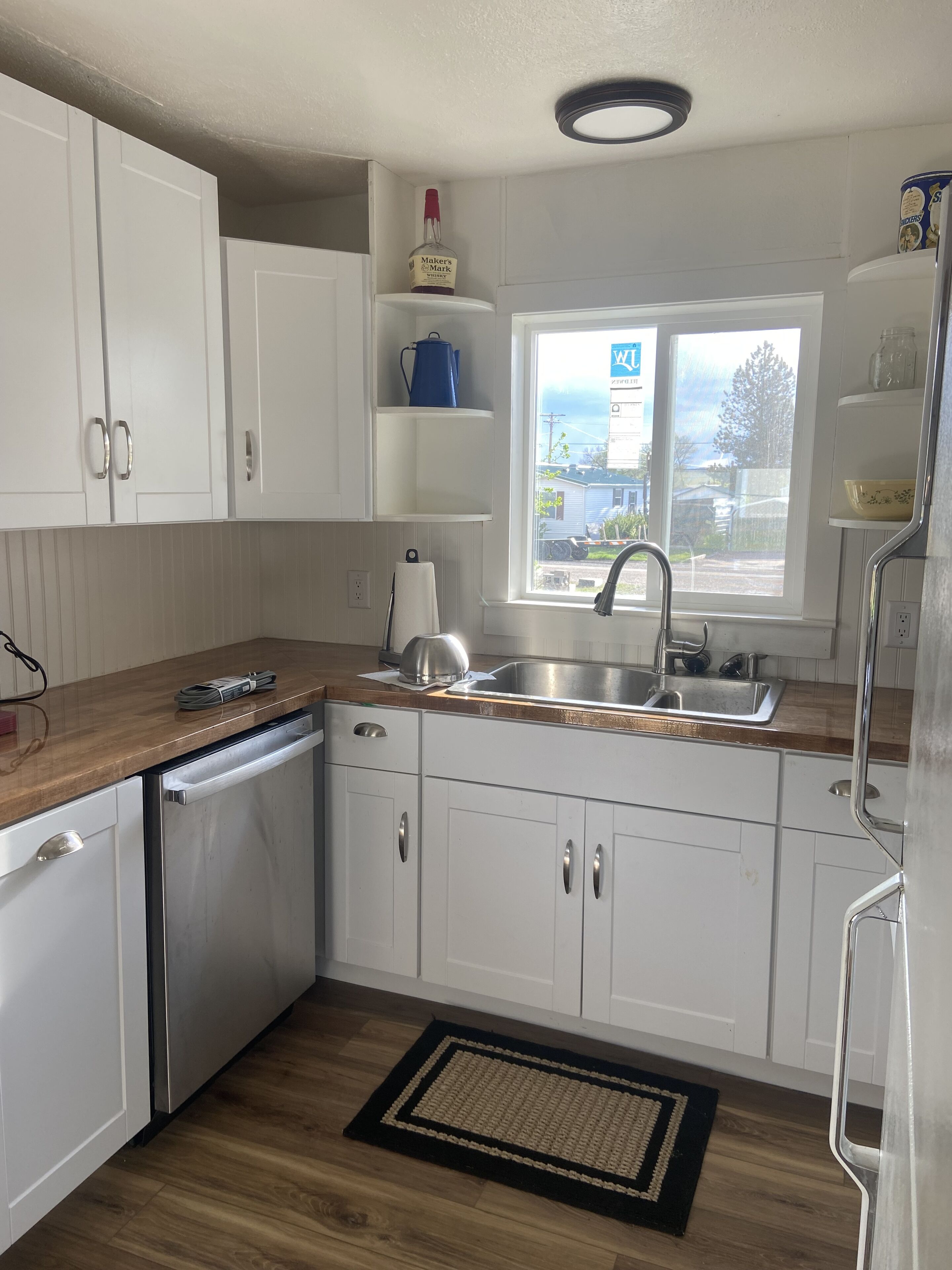 Mikrovågsugn, ugn, spishäll och diskmaskin