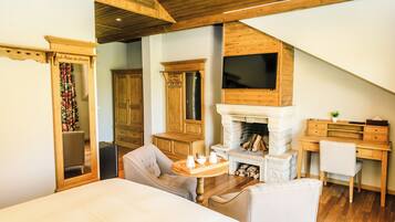 1 bedroom, in-room safe, blackout curtains, soundproofing