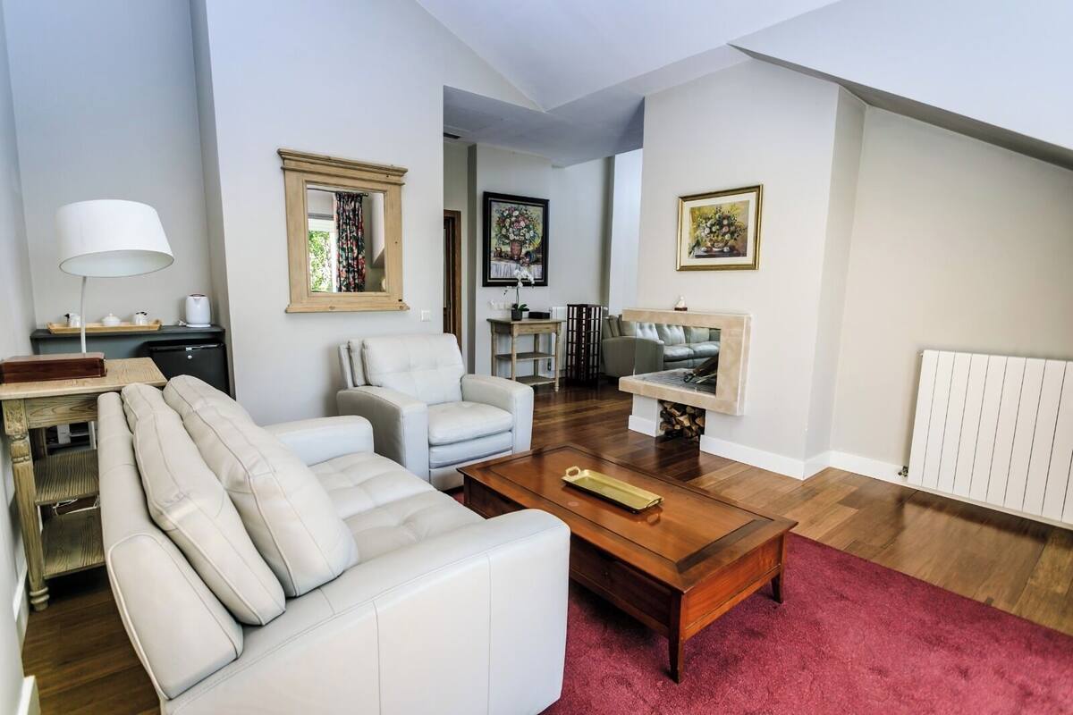 Royal Suite | In-room safe, blackout curtains, soundproofing, free WiFi