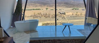 Viña vista Valle de Guadalupe Cozy 2-bedroom cabin.