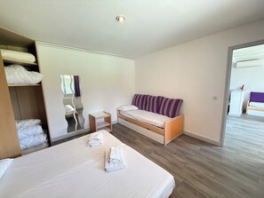 2 bedrooms, WiFi, bed sheets