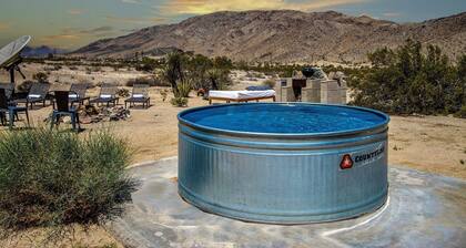 The Joshua Tree Whitmore House + Hot Tub