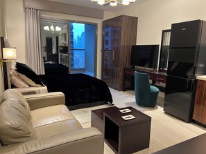 1 bedroom, iron/ironing board, WiFi, bed sheets - Luxury Downtown Studio - Burj Khalifa View Balcony (Dubai)