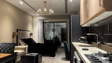 Mikrowelle, Ofen, Herdplatte, Geschirrspüler