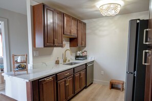 電子レンジ、オーブン、コンロ、食器洗い機