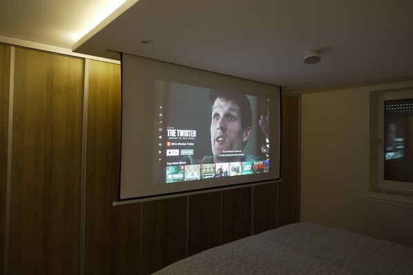3 habitaciones, tabla de planchar con plancha, wifi y ropa de cama 
