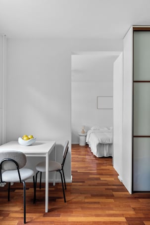 1 bedroom, iron/ironing board, WiFi, bed sheets. Cozy Studio in Elegant Ullanlinna
