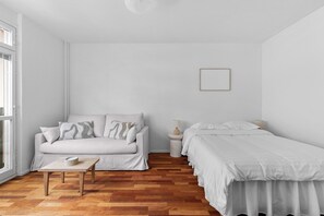 1 slaapkamer, een strijkplank/strijkijzer, wifi, beddengoed
