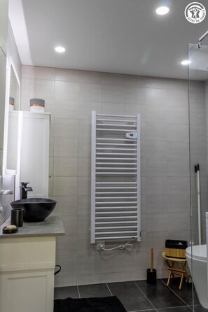 Shower, hair dryer, towels - LO NINCHA - MYANS - Gîte (MYANS)