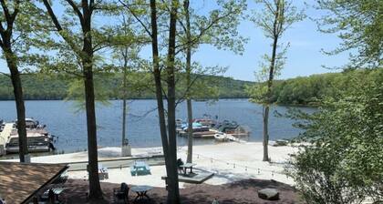 Spacious Poconos Home on Jack Frost Mountain SKI-IN/SKI-OUT, Hot Tub, Grill