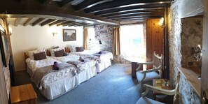 9 slaapkamers, een strijkplank/strijkijzer, reisbedje, gratis wifi