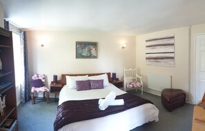 9 soverom, strykejern/-brett, reiseseng for barn og wi-fi (inkludert)