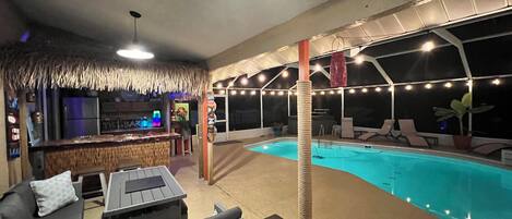 حمّام سباحة مُدفَّأ