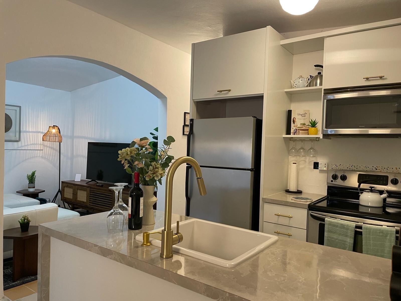 Mikrobølgeovn, ovn og kokeplater