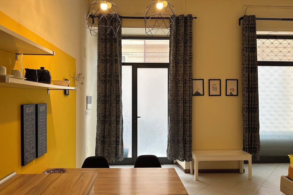 Station Apartment West