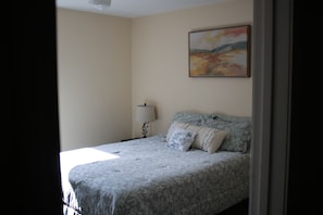 3 chambres, fer et planche à repasser, Wi-Fi gratuit, draps fournis