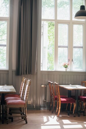 Petit déjeuner buffet compris tous les jours