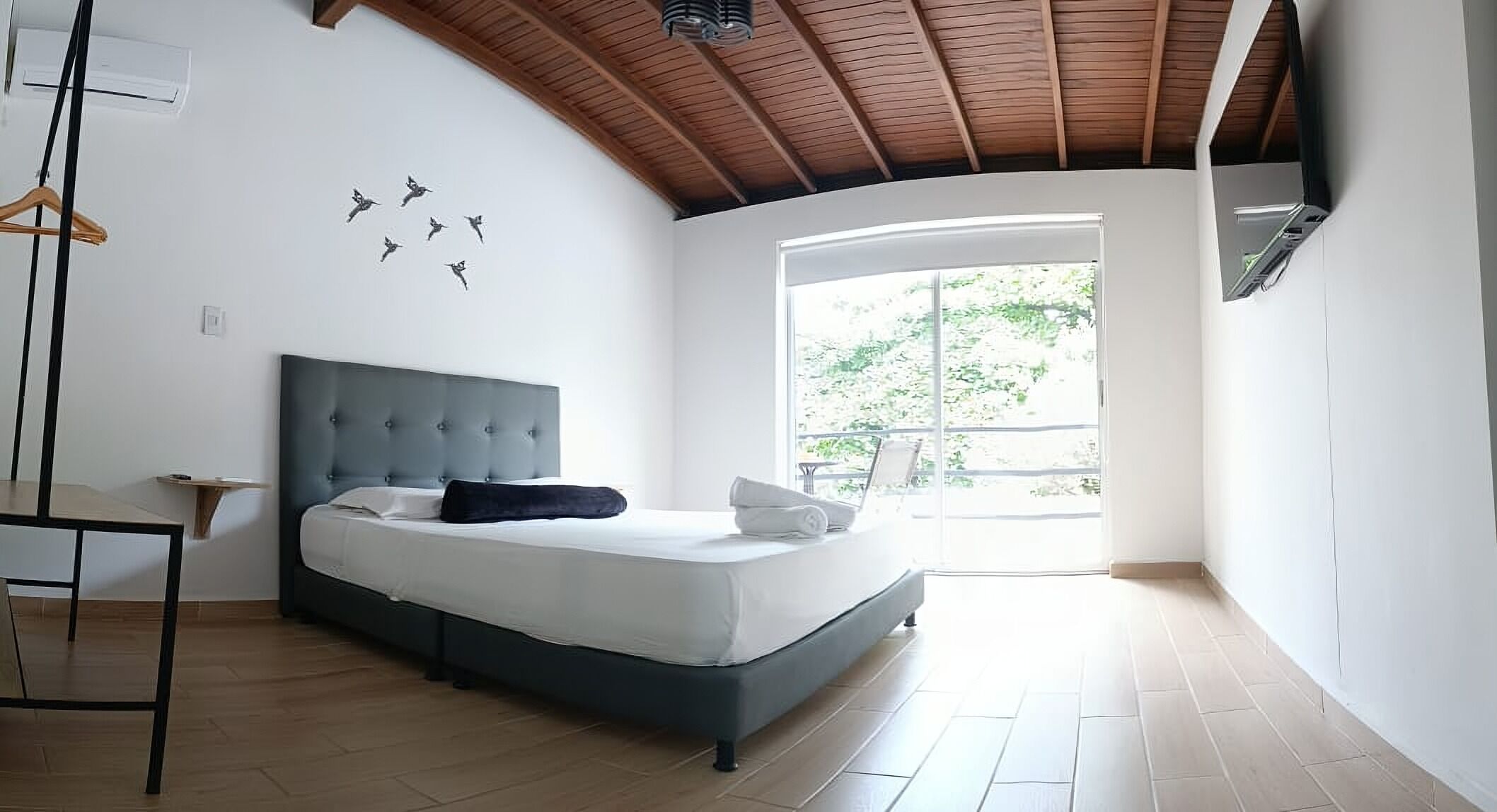 Superior Suite, Balcony, Garden View | Terrace/patio