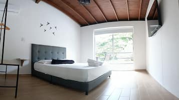 Superior Suite, Balcony, Garden View | Terrace/patio