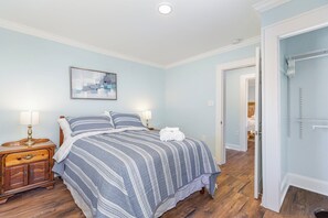 3 chambres, fer et planche à repasser, lit parapluie, Wi-Fi gratuit