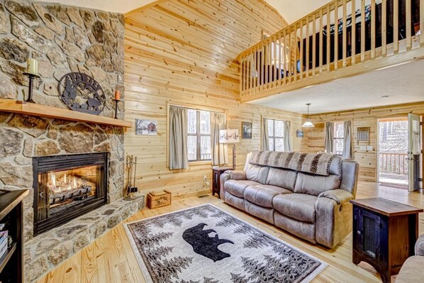 Smart-tv och eldstad