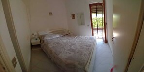 2 bedrooms, iron/ironing board, WiFi, bed sheets - Villa sea view Pelosa beach (Stintino)
