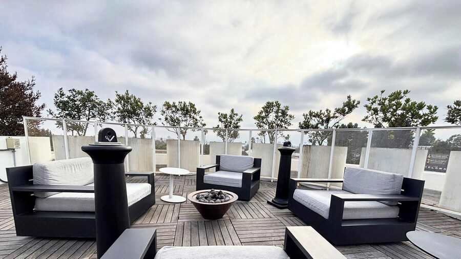 Melrose Rooftop Boutique Residences
