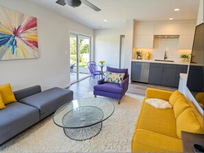 Apartment, 1 Bedroom | Living area - Melrose Rooftop Boutique Residences (Los Angeles)