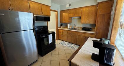 Relax In Tosa—Near Downtown MKE!