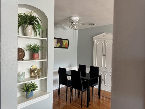 Relax In Tosa—Near Downtown MKE!